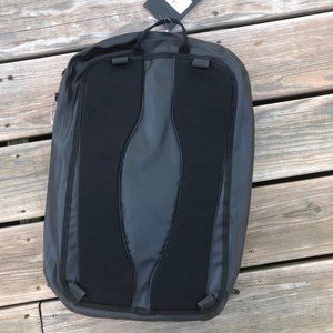 oakley two faced laptop pack